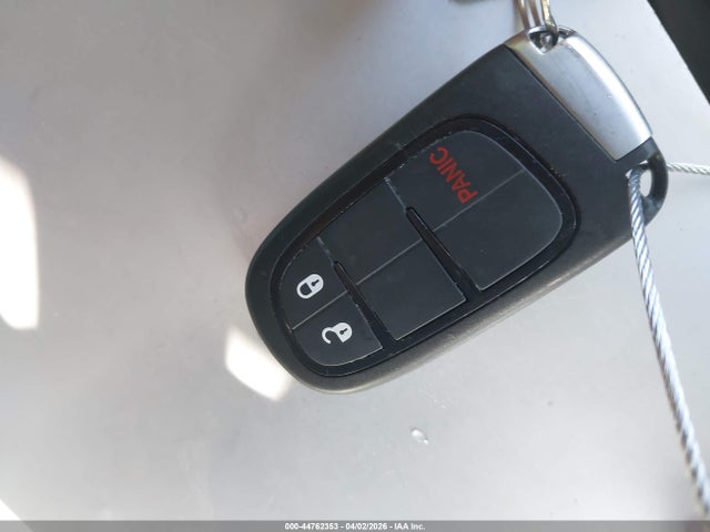 Продажа на аукционе авто 2018 Jeep Cherokee Latitude Plus Fwd, vin: 1C4PJLLB8JD504445, номер лота: 44762353