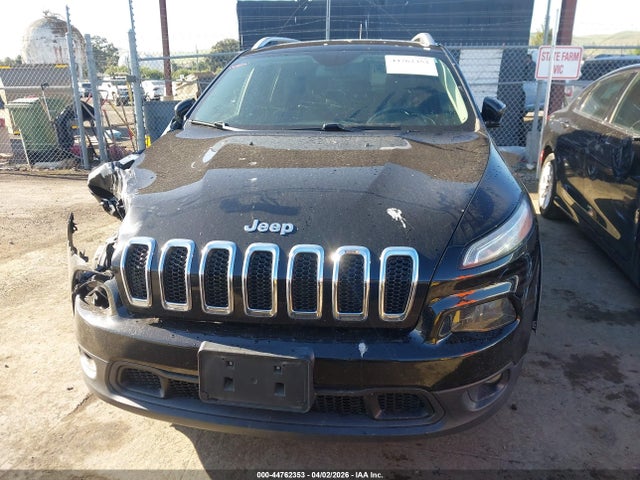Продажа на аукционе авто 2018 Jeep Cherokee Latitude Plus Fwd, vin: 1C4PJLLB8JD504445, номер лота: 44762353