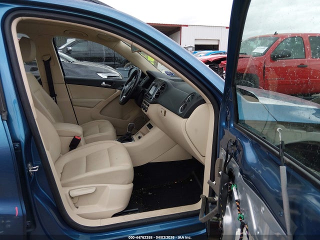 Продажа на аукционе авто 2017 Volkswagen Tiguan 2.0t/2.0t S, vin: WVGAV7AX9HK037702, номер лота: 44762358