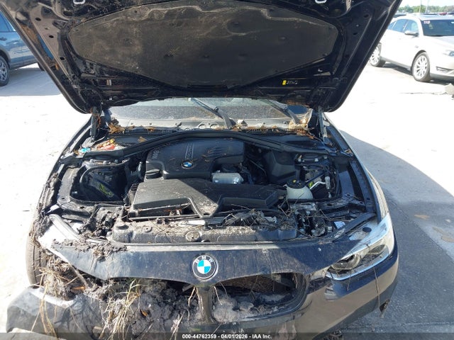 44762359 :رقم المزاد ، WBA8A9C59JAH12353 vin ، 2018 Bmw 320i مزاد بيع