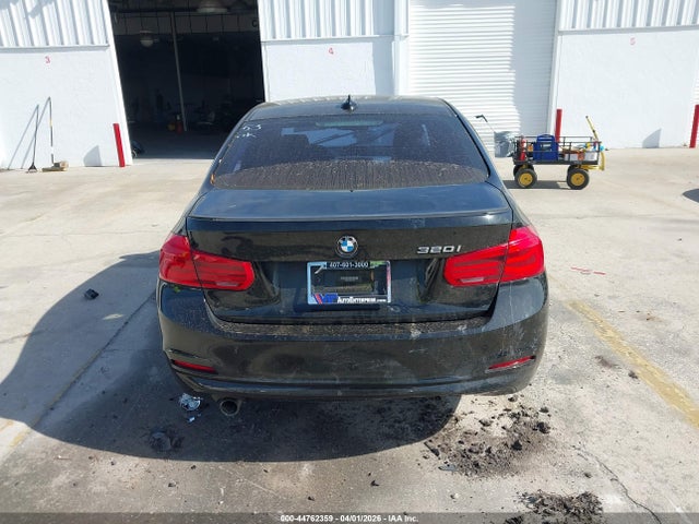 44762359 :رقم المزاد ، WBA8A9C59JAH12353 vin ، 2018 Bmw 320i مزاد بيع