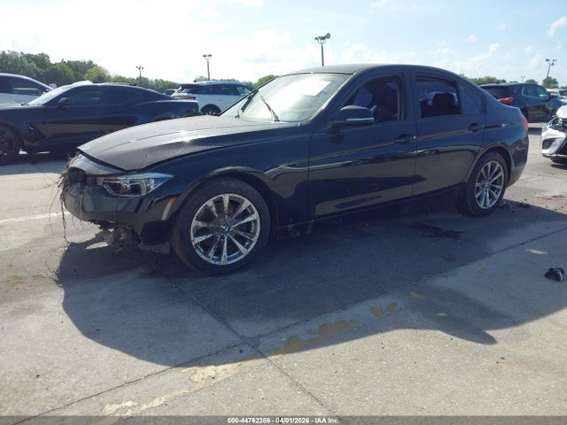 44762359 :رقم المزاد ، WBA8A9C59JAH12353 vin ، 2018 Bmw 320i مزاد بيع