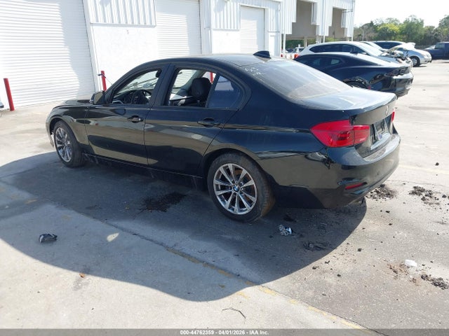 44762359 :رقم المزاد ، WBA8A9C59JAH12353 vin ، 2018 Bmw 320i مزاد بيع