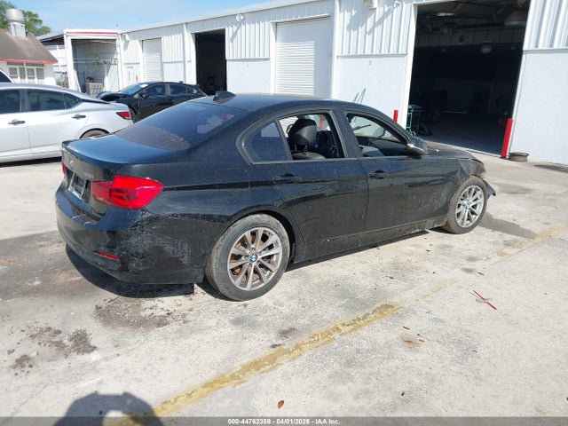 44762359 :رقم المزاد ، WBA8A9C59JAH12353 vin ، 2018 Bmw 320i مزاد بيع