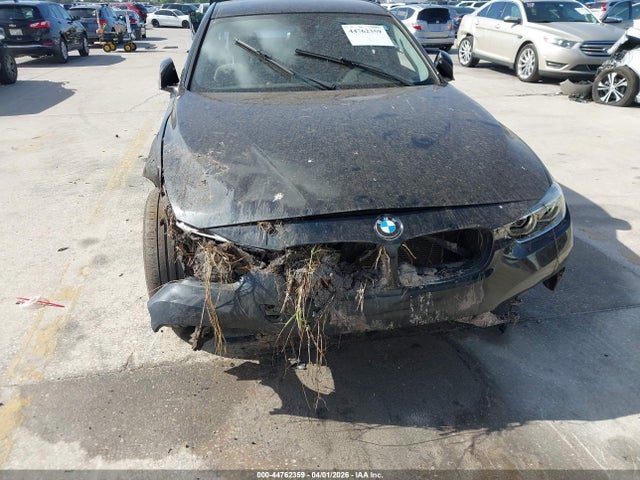 44762359 :رقم المزاد ، WBA8A9C59JAH12353 vin ، 2018 Bmw 320i مزاد بيع