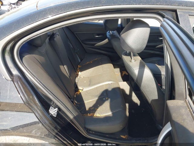 44762359 :رقم المزاد ، WBA8A9C59JAH12353 vin ، 2018 Bmw 320i مزاد بيع