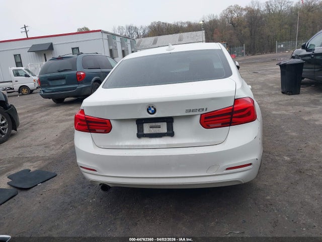 Aukcja sprzedaży 2016 Bmw 320i, vin: WBA8E1G51GNU11929, numer aukcji: 44762360