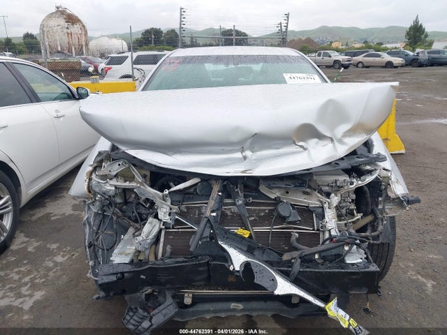 2012 Toyota Camry Hybrid Le მანქანა იყიდება აუქციონზე, vin: 4T1BD1FK2CU042769, აუქციონის ნომერი: 44762391