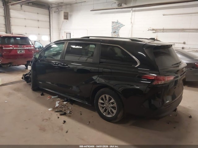 Auction sale of the 2021 Toyota Sienna Le, vin: 5TDKSKFC7MS038893, lot number: 44762458