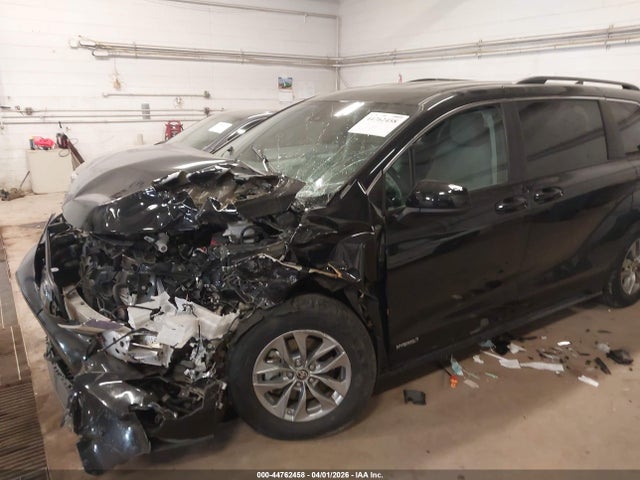 Auction sale of the 2021 Toyota Sienna Le, vin: 5TDKSKFC7MS038893, lot number: 44762458