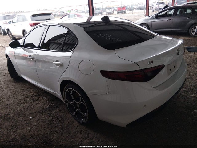 2022 Alfa Romeo Giulia Veloce Awd მანქანა იყიდება აუქციონზე, vin: ZARFANBN7N7655435, აუქციონის ნომერი: 44762460
