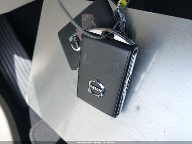 LYVBR0DK8KB243037 Volvo Xc60 Hybrid T8 Momentum