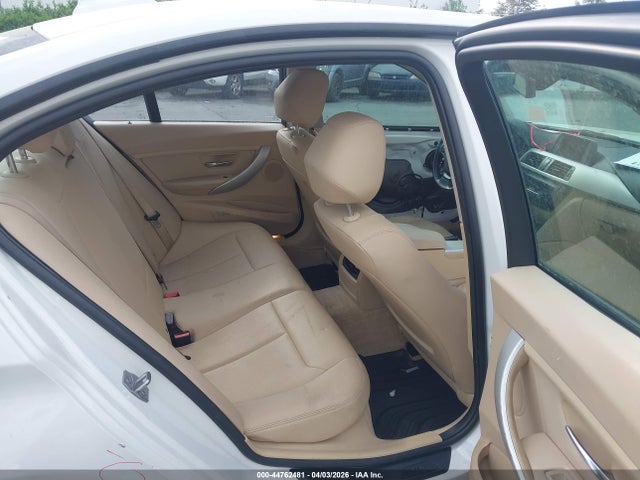44762481 :رقم المزاد ، WBA3B1G59ENS79051 vin ، 2014 Bmw 320i مزاد بيع