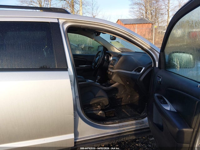 2011 DODGE JOURNEY 3D4PH1FGXBT562305 Photo 4