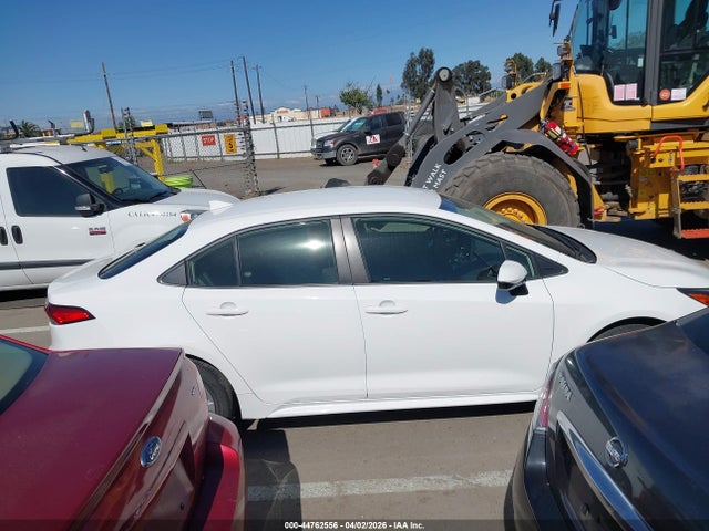 44762556 :رقم المزاد ، JTDEPMAE8N3007660 vin ، 2022 Toyota Corolla Le مزاد بيع