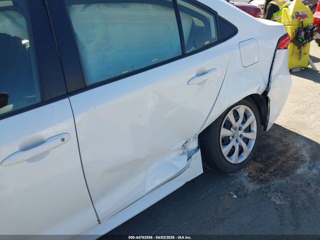 44762556 :رقم المزاد ، JTDEPMAE8N3007660 vin ، 2022 Toyota Corolla Le مزاد بيع