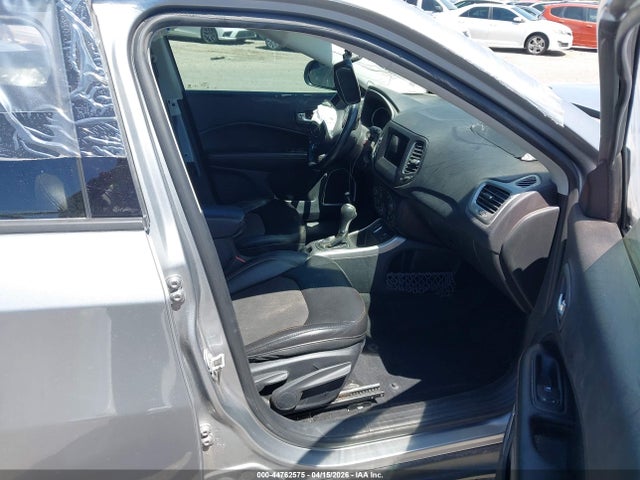 44762575 :رقم المزاد ، 3C4NJCBBXJT344197 vin ، 2018 Jeep Compass Latitude Fwd مزاد بيع