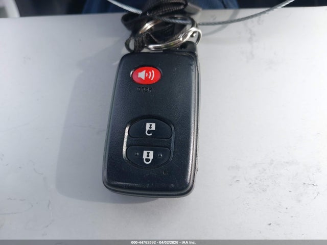 JTDKN3DUXF0463653 Toyota Prius Two
