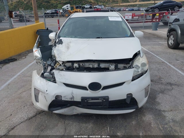 JTDKN3DUXF0463653 Toyota Prius Two