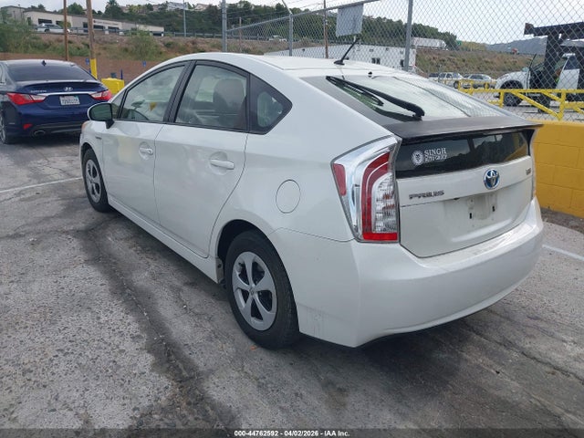 JTDKN3DUXF0463653 Toyota Prius Two