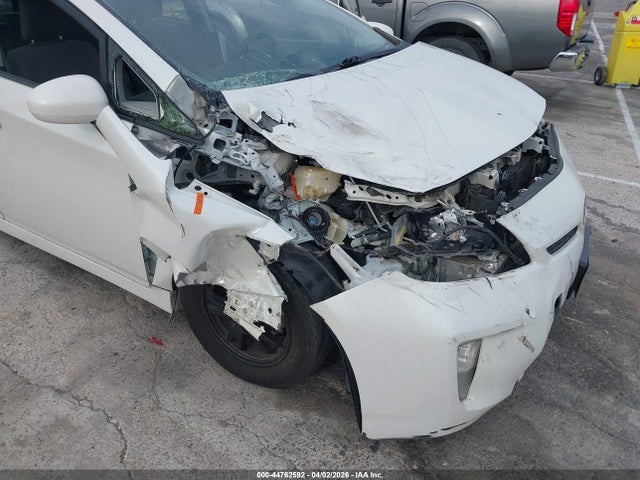 JTDKN3DUXF0463653 Toyota Prius Two