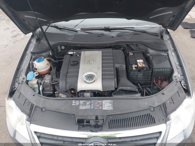 2008 Volkswagen Passat Turbo მანქანა იყიდება აუქციონზე, vin: WVWUK73CX8P004084, აუქციონის ნომერი: 44762624