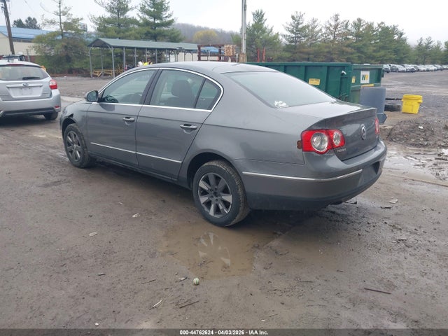 2008 Volkswagen Passat Turbo მანქანა იყიდება აუქციონზე, vin: WVWUK73CX8P004084, აუქციონის ნომერი: 44762624