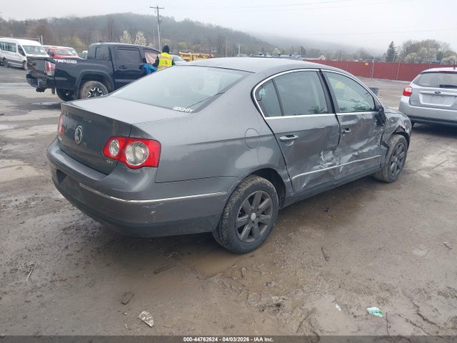 2008 Volkswagen Passat Turbo მანქანა იყიდება აუქციონზე, vin: WVWUK73CX8P004084, აუქციონის ნომერი: 44762624