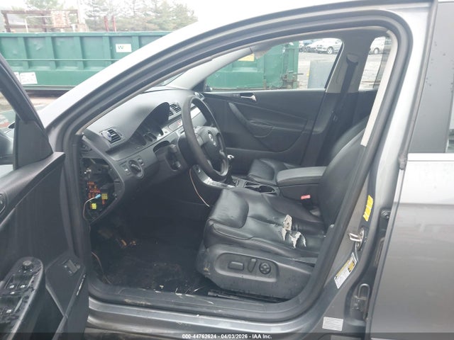 2008 Volkswagen Passat Turbo მანქანა იყიდება აუქციონზე, vin: WVWUK73CX8P004084, აუქციონის ნომერი: 44762624
