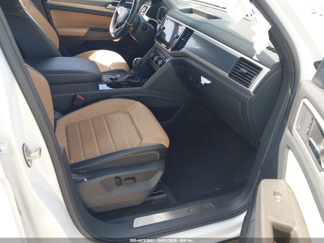 44762631 :رقم المزاد ، 1V2FE2CA6NC218962 vin ، 2022 Volkswagen Atlas Cross Sport 3.6l V6 Sel Premium R-line مزاد بيع
