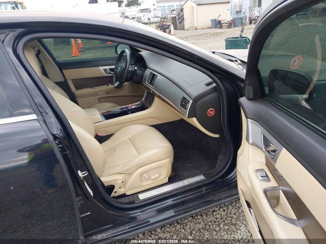 2012 JAGUAR XF SAJWA0FB2CLS55138 Photo 4