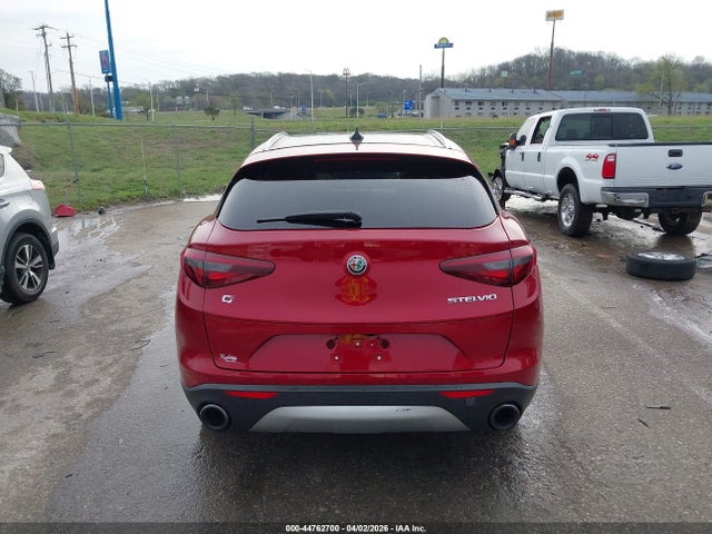 44762700 :رقم المزاد ، ZASFAKBN8J7B64219 vin ، 2018 Alfa Romeo Stelvio Ti Awd مزاد بيع