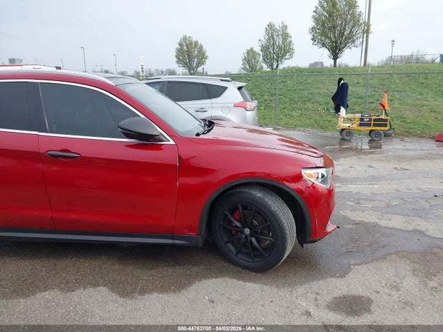 44762700 :رقم المزاد ، ZASFAKBN8J7B64219 vin ، 2018 Alfa Romeo Stelvio Ti Awd مزاد بيع