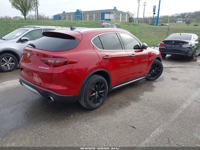 44762700 :رقم المزاد ، ZASFAKBN8J7B64219 vin ، 2018 Alfa Romeo Stelvio Ti Awd مزاد بيع