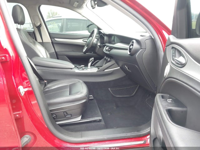 44762700 :رقم المزاد ، ZASFAKBN8J7B64219 vin ، 2018 Alfa Romeo Stelvio Ti Awd مزاد بيع