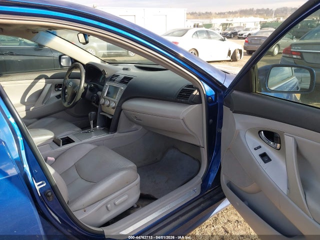 44762713 :رقم المزاد ، 4T1BK3EK5BU627072 vin ، 2011 Toyota Camry Se V6 مزاد بيع