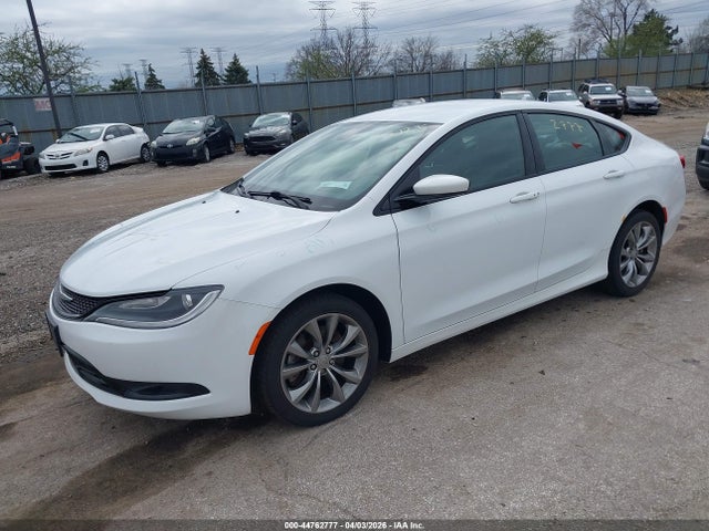 44762777 :رقم المزاد ، 1C3CCCBGXFN522313 vin ، 2015 Chrysler 200 S مزاد بيع