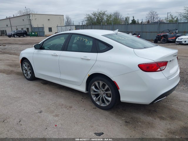44762777 :رقم المزاد ، 1C3CCCBGXFN522313 vin ، 2015 Chrysler 200 S مزاد بيع