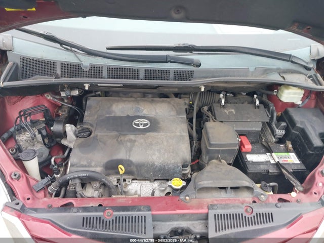 44762798 :رقم المزاد ، 5TDKK3DC1FS556560 vin ، 2015 Toyota Sienna Le 8 Passenger مزاد بيع