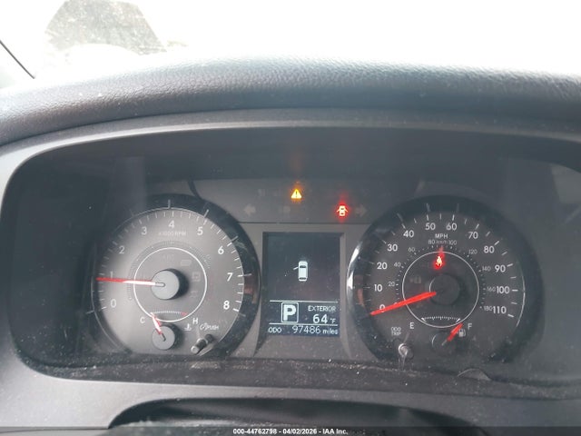 44762798 :رقم المزاد ، 5TDKK3DC1FS556560 vin ، 2015 Toyota Sienna Le 8 Passenger مزاد بيع