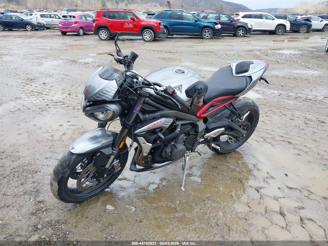 Продаж на аукціоні авто 2022 Triumph Motorcycle Street Triple Rs, vin: SMTA554S5NTAV1101, номер лоту: 44762823