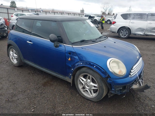 2008 MINI COOPER WMWMF335X8TT66449
