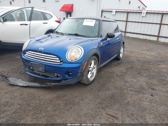2008 MINI COOPER WMWMF335X8TT66449 Photo 1