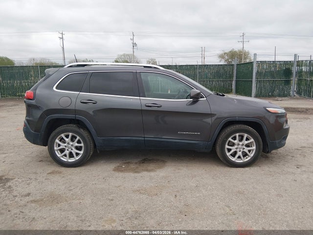 1C4PJLCBXHW586287 Jeep Cherokee Latitude Fwd