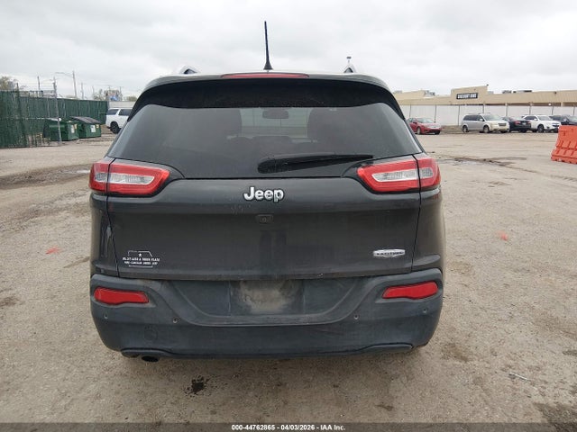 1C4PJLCBXHW586287 Jeep Cherokee Latitude Fwd