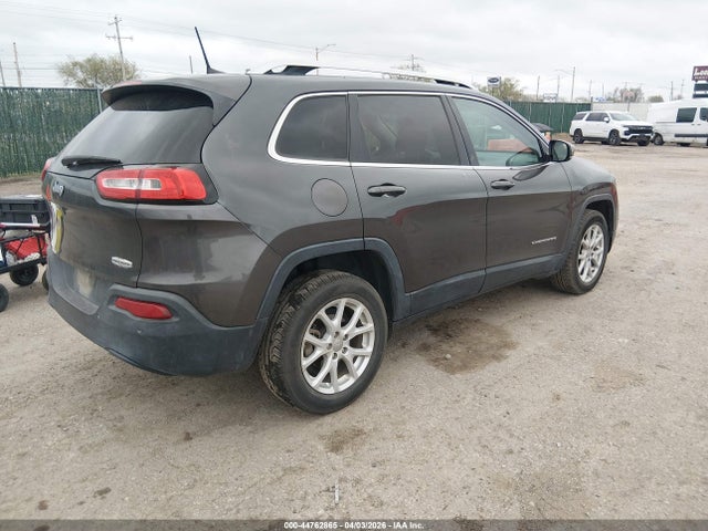 1C4PJLCBXHW586287 Jeep Cherokee Latitude Fwd
