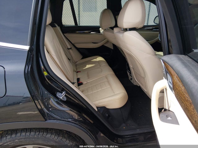 44762964 :رقم المزاد ، 5UXTR9C55JLC68915 vin ، 2018 Bmw X3 Xdrive30i مزاد بيع