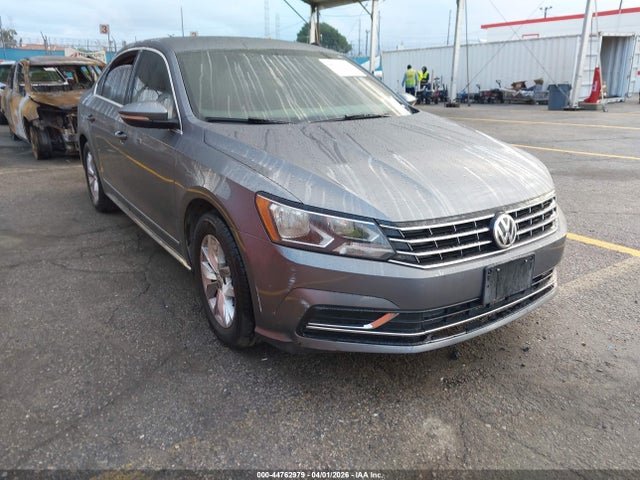 Volkswagen Passat 1.8t S 2017 1VWAT7A39HC011261 головне зображення