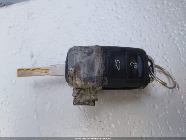 1VWAT7A39HC011261 Volkswagen Passat 1.8t S