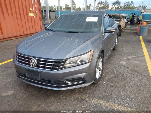 1VWAT7A39HC011261 Volkswagen Passat 1.8t S
